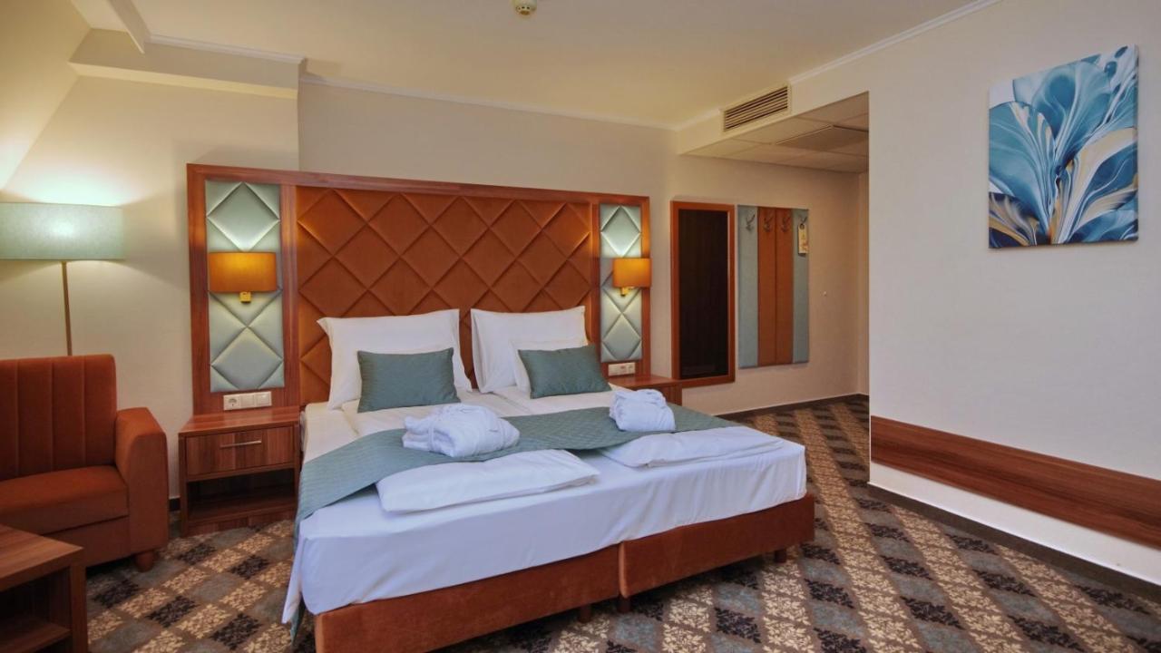 Wellness Hotel Gyula Eksteriør bilde