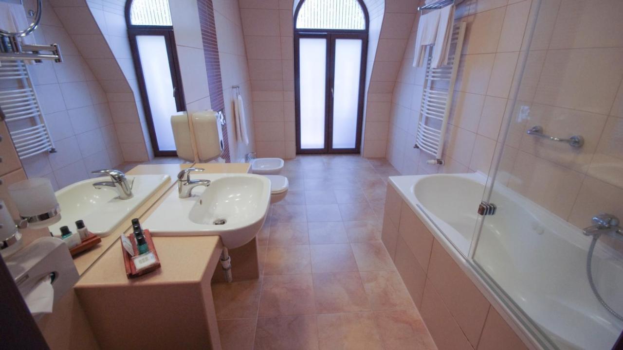 Wellness Hotel Gyula Eksteriør bilde